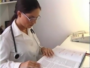 Carolina Greco - Brillenschlangen Durchgefickt (as Doctor) free