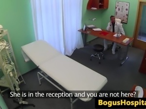 Amateur patient banged on doctors desk