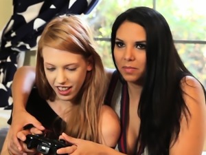 Babes Missy and Pepper pause their video game for fucking!
