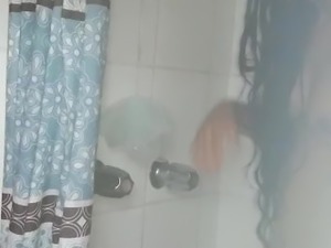 Belizean shower girl