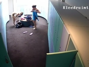 Hidden camera in the locker room 10 seper girls