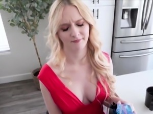 Busty milf got a new anal toy for bday