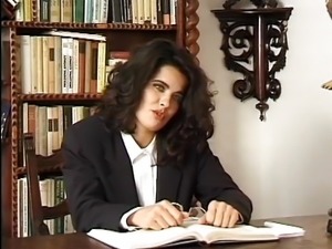 ITA Magnificent Angelica Bella in L&#039;AFFARE SI INGROSSA scene
