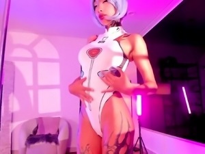 Lovely Blonde With Tight Pussy Masturbate Solo